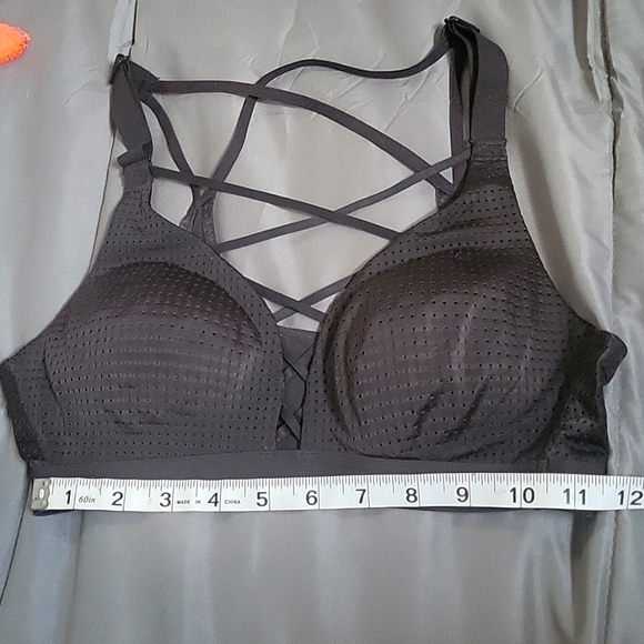 VICTORIAS SECRET SPORT BRA - Picture 1 of 3